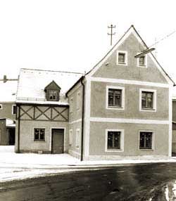 Bild "Persönlichkeiten:bauerhaus1988.jpg"